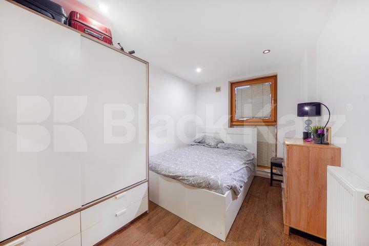 Flooded with natural light,south facing & dual aspect  Boulevard Mansions.Borough Road, Borough